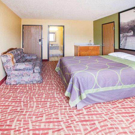 Super 8 By Wyndham Van Buren/Ft. Smith Area Екстер'єр фото