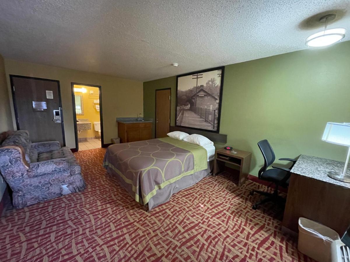 Super 8 By Wyndham Van Buren/Ft. Smith Area Екстер'єр фото