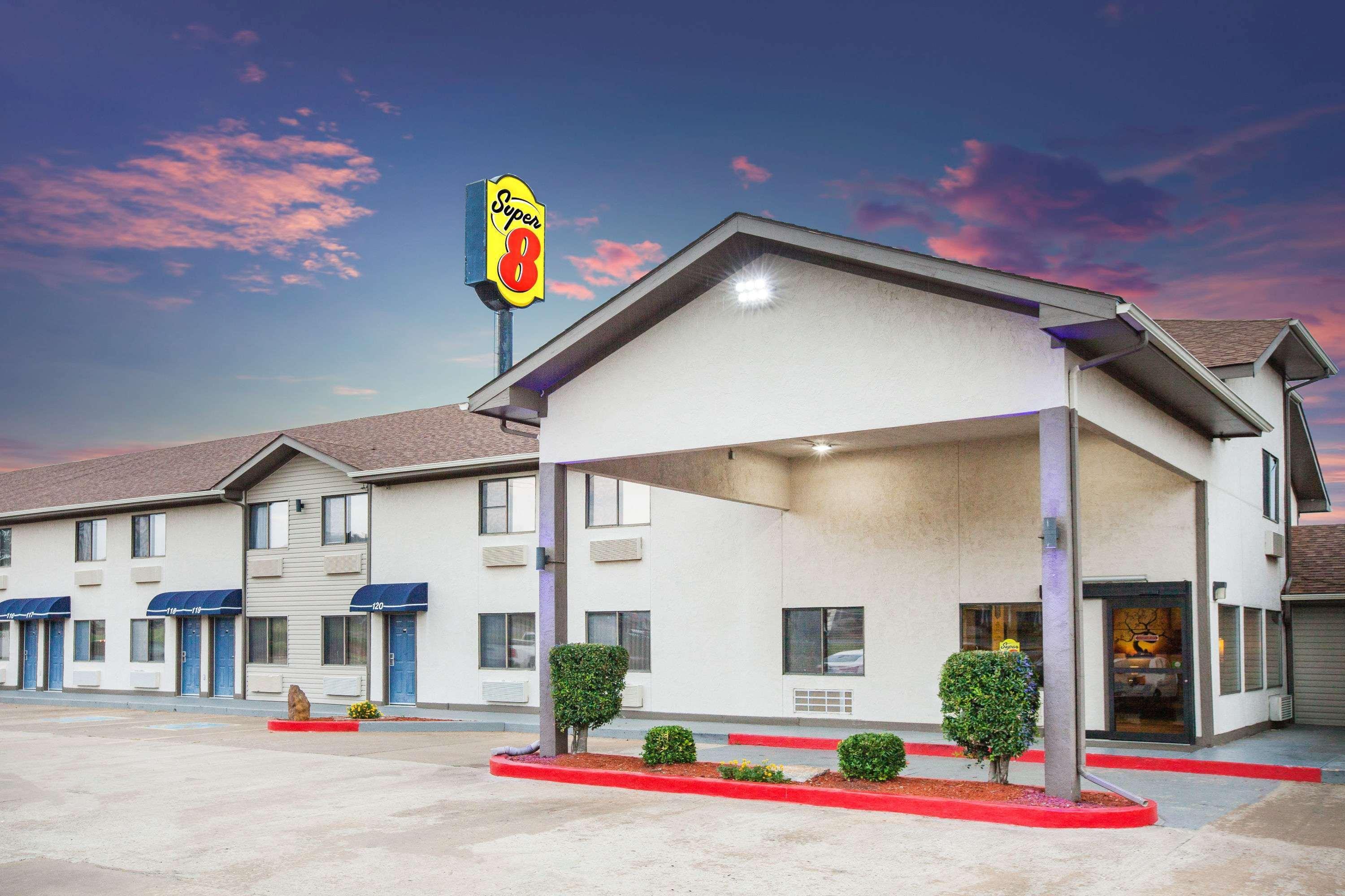 Super 8 By Wyndham Van Buren/Ft. Smith Area Екстер'єр фото